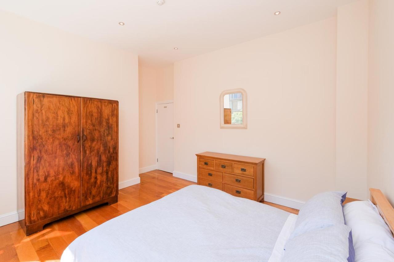 Lovely 2 Bed Flat In Canal Side Gated Development Apartment London Ngoại thất bức ảnh